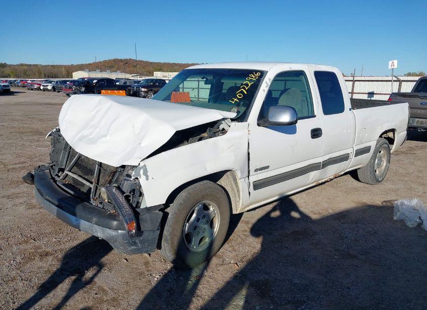 Photo 2 of 2000 Chevrolet Silverado 1500 LS (VIN 2GCEC19T3Y1354885)