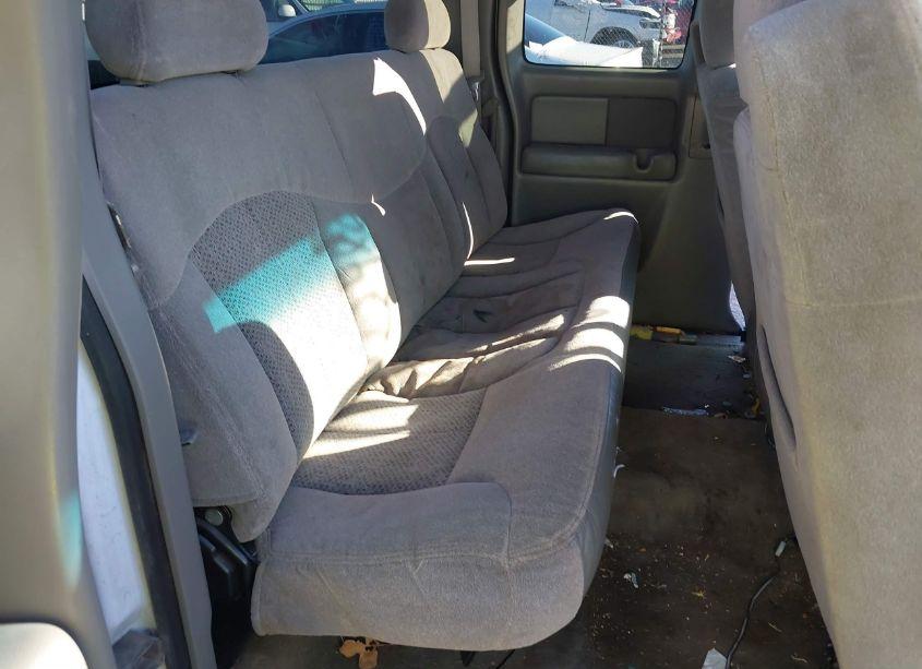 Photo 8 of 2000 Chevrolet Silverado 1500 LS (VIN 2GCEC19T3Y1354885)