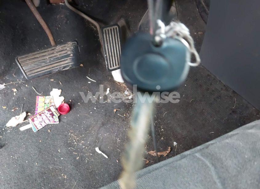 Photo 11 of 2001 Chevrolet Silverado 1500 LS (VIN 2GCEC19T411197082)