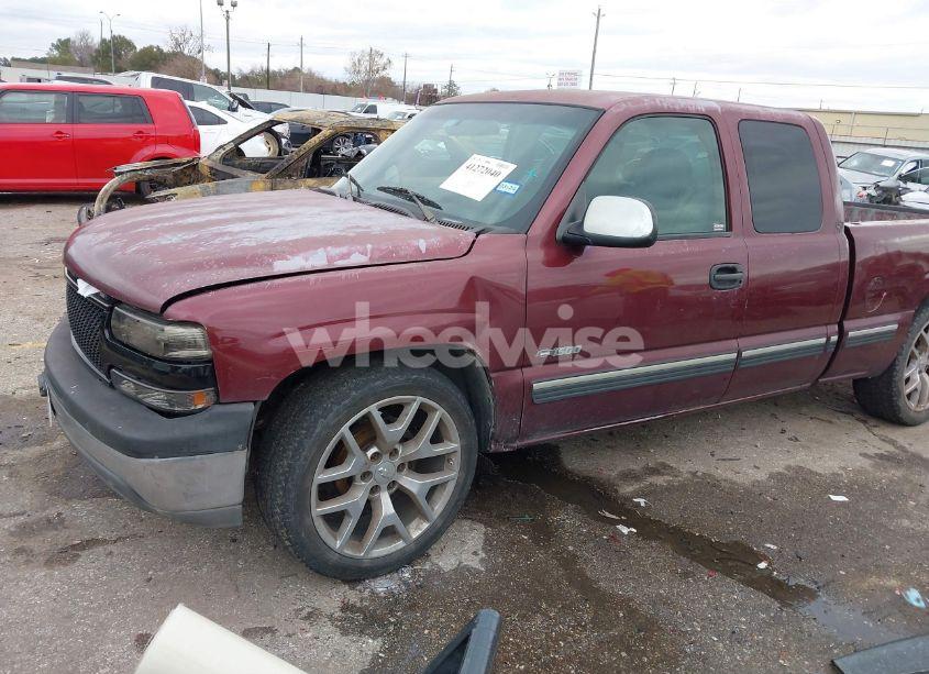 Photo 2 of 2001 Chevrolet Silverado 1500 LS (VIN 2GCEC19T411197082)