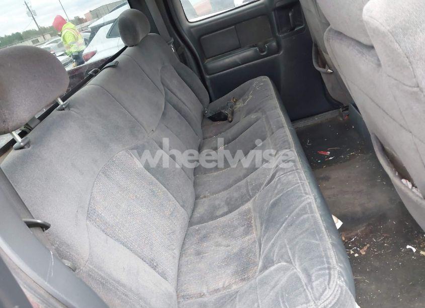 Photo 8 of 2001 Chevrolet Silverado 1500 LS (VIN 2GCEC19T411197082)