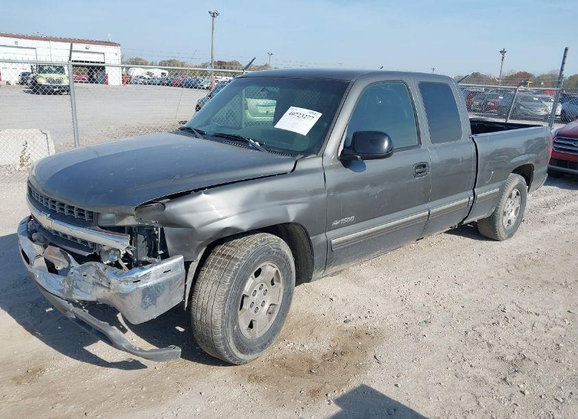 Photo 2 of 2001 Chevrolet Silverado 1500 LS (VIN 2GCEC19T411347918)