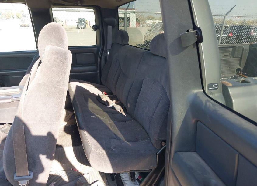 Photo 8 of 2001 Chevrolet Silverado 1500 LS (VIN 2GCEC19T411347918)