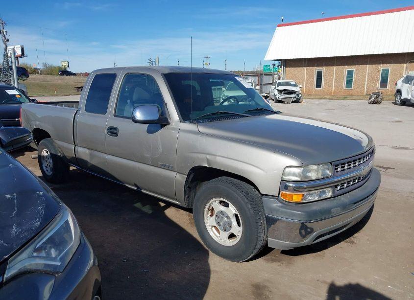 2002 Chevrolet Silverado 1500 LS (VIN 2GCEC19T421140821) main photo