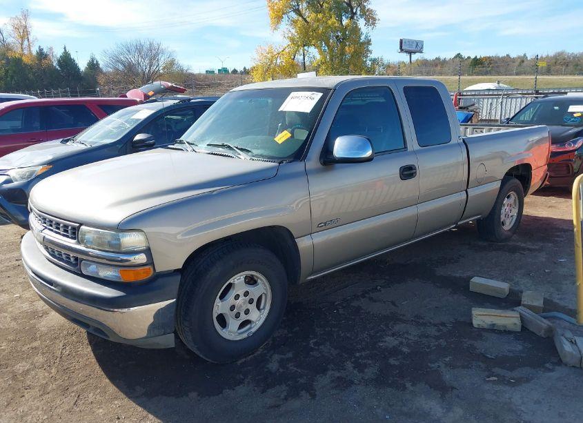 Photo 2 of 2002 Chevrolet Silverado 1500 LS (VIN 2GCEC19T421140821)