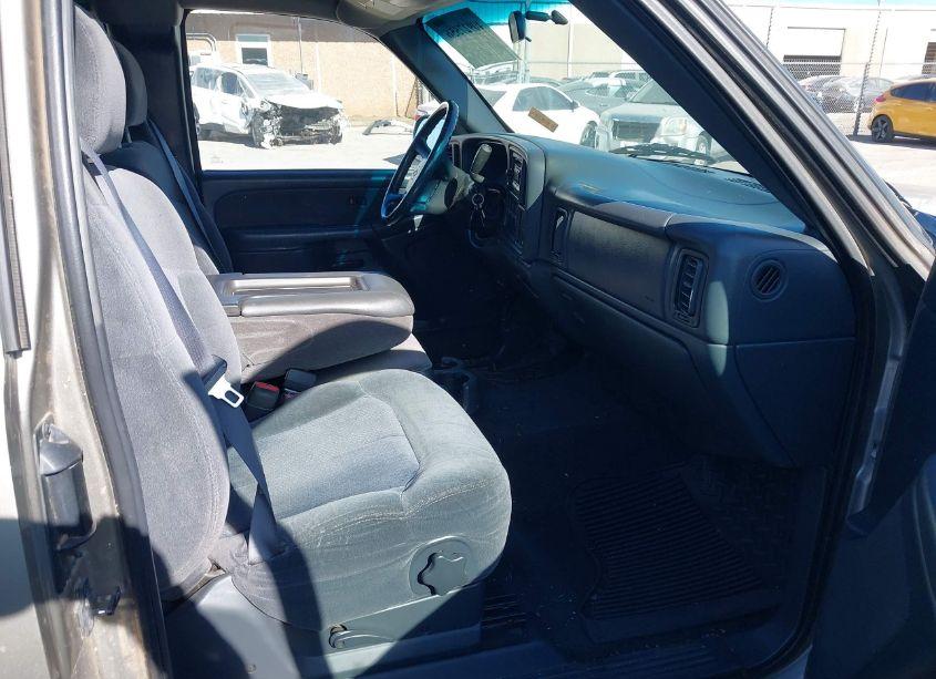 Photo 5 of 2002 Chevrolet Silverado 1500 LS (VIN 2GCEC19T421140821)