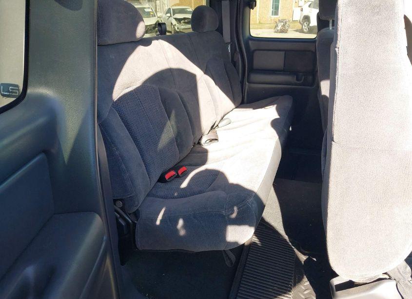 Photo 8 of 2002 Chevrolet Silverado 1500 LS (VIN 2GCEC19T421140821)