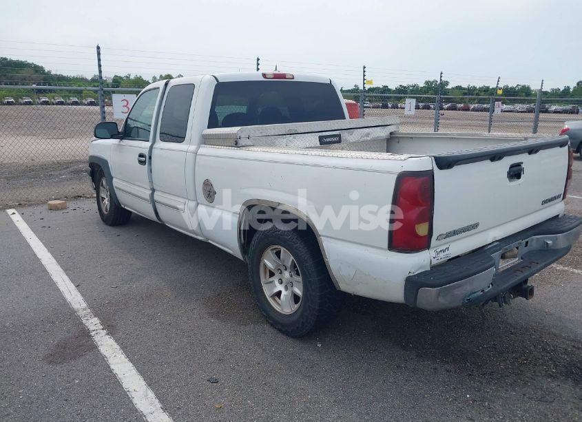 Photo 3 of 2004 Chevrolet Silverado 1500 LS (VIN 2GCEC19T441157394)