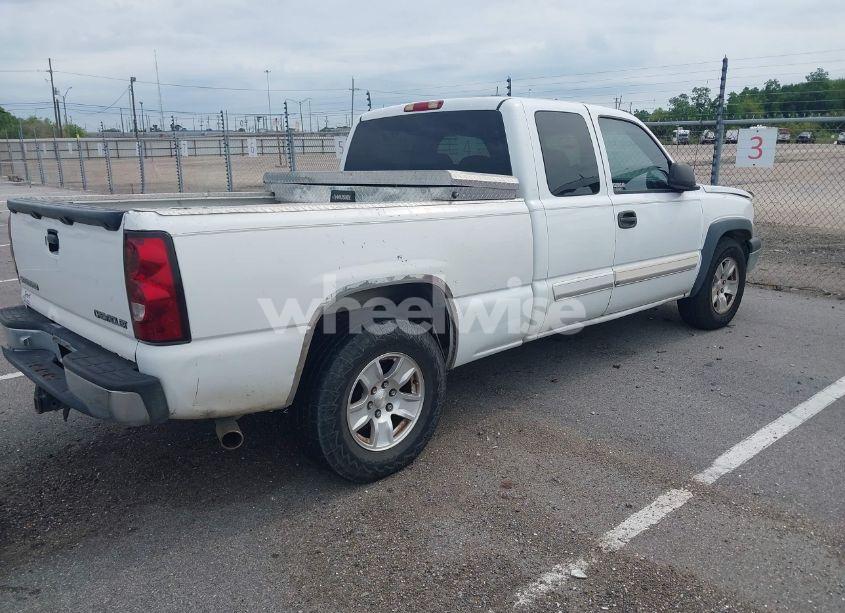 Photo 4 of 2004 Chevrolet Silverado 1500 LS (VIN 2GCEC19T441157394)