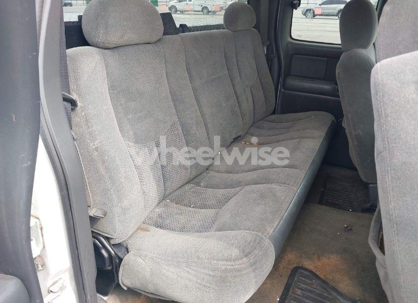 Photo 8 of 2004 Chevrolet Silverado 1500 LS (VIN 2GCEC19T441157394)