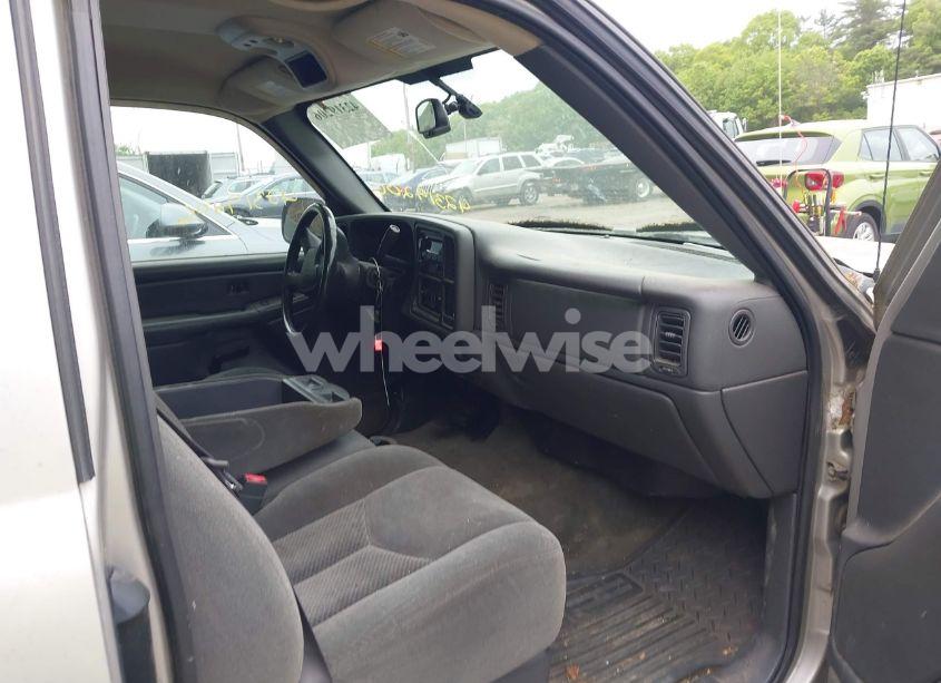 Photo 5 of 2004 Chevrolet Silverado 1500 LS (VIN 2GCEC19T441176768)