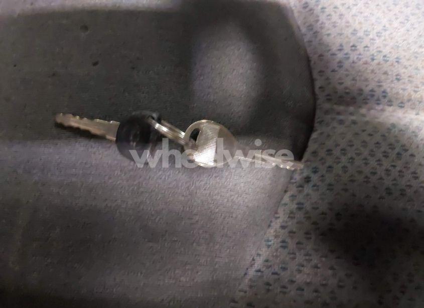 Photo 11 of 2004 Chevrolet Silverado 1500 LS (VIN 2GCEC19T441297607)