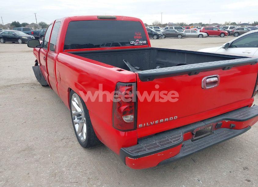 Photo 3 of 2005 Chevrolet Silverado 1500 LS (VIN 2GCEC19T451140502)