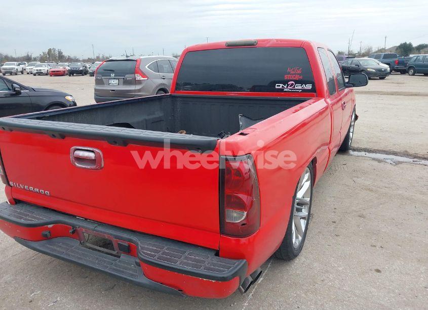Photo 4 of 2005 Chevrolet Silverado 1500 LS (VIN 2GCEC19T451140502)