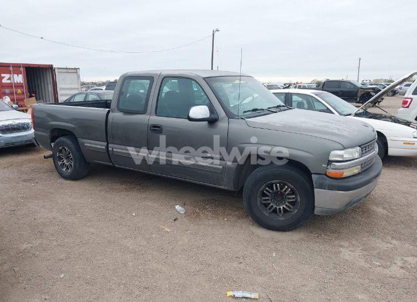 1999 Chevrolet Silverado 1500 LS (VIN 2GCEC19T4X1147954) main photo