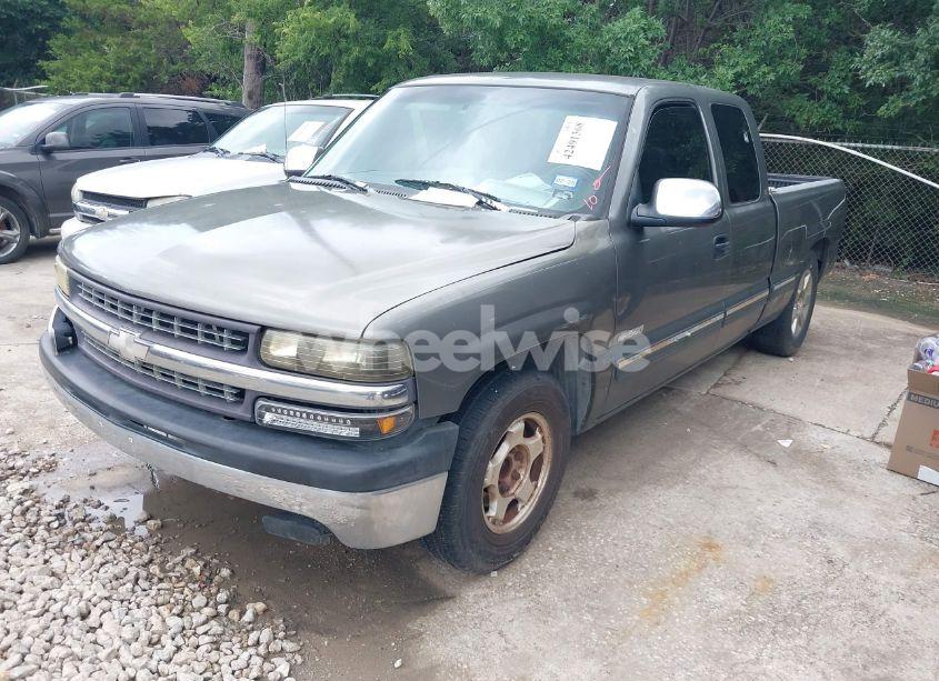 Photo 2 of 1999 Chevrolet Silverado 1500 LS (VIN 2GCEC19T4X1197690)