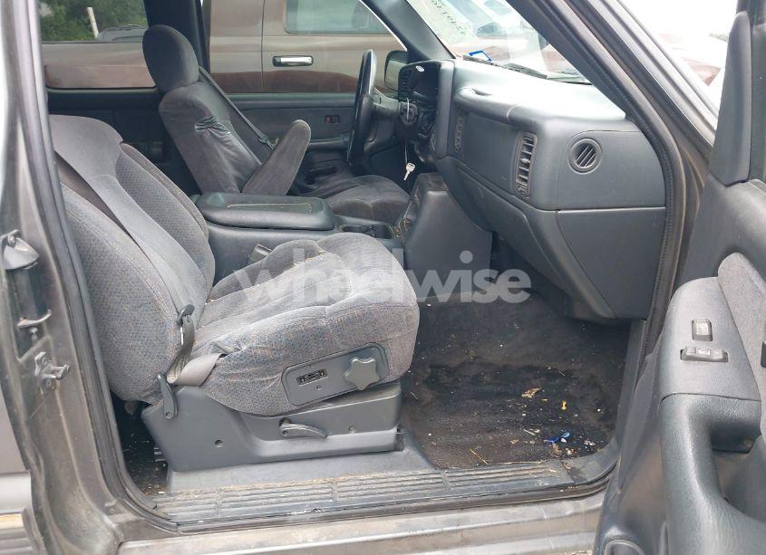 Photo 5 of 1999 Chevrolet Silverado 1500 LS (VIN 2GCEC19T4X1197690)