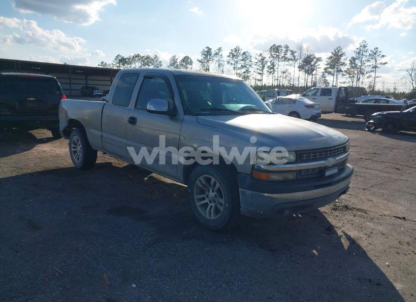 2000 Chevrolet Silverado 1500 LS (VIN 2GCEC19T4Y1184665) main photo