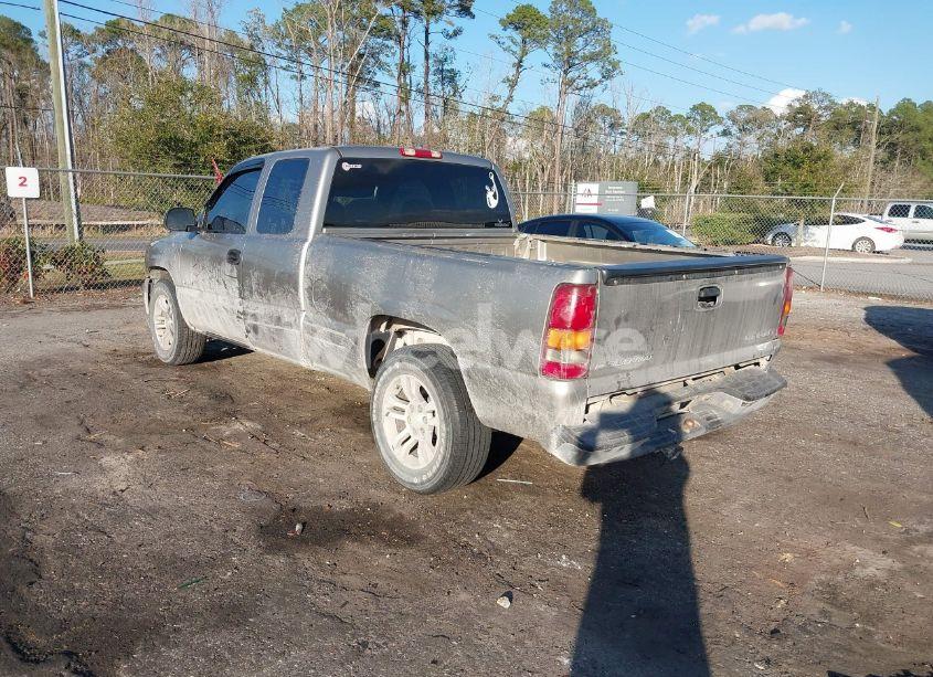Photo 3 of 2000 Chevrolet Silverado 1500 LS (VIN 2GCEC19T4Y1184665)