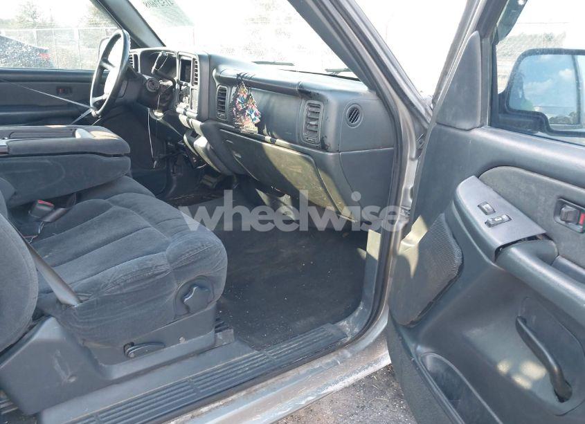 Photo 5 of 2000 Chevrolet Silverado 1500 LS (VIN 2GCEC19T4Y1184665)