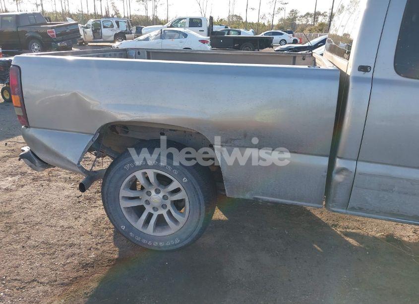 Photo 6 of 2000 Chevrolet Silverado 1500 LS (VIN 2GCEC19T4Y1184665)