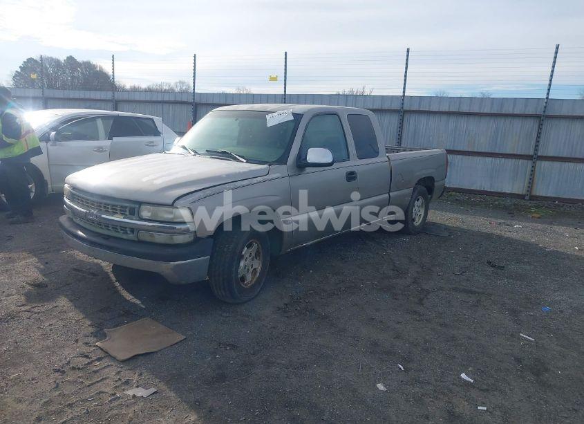 Photo 2 of 2000 Chevrolet Silverado 1500 LS (VIN 2GCEC19T4Y1217633)