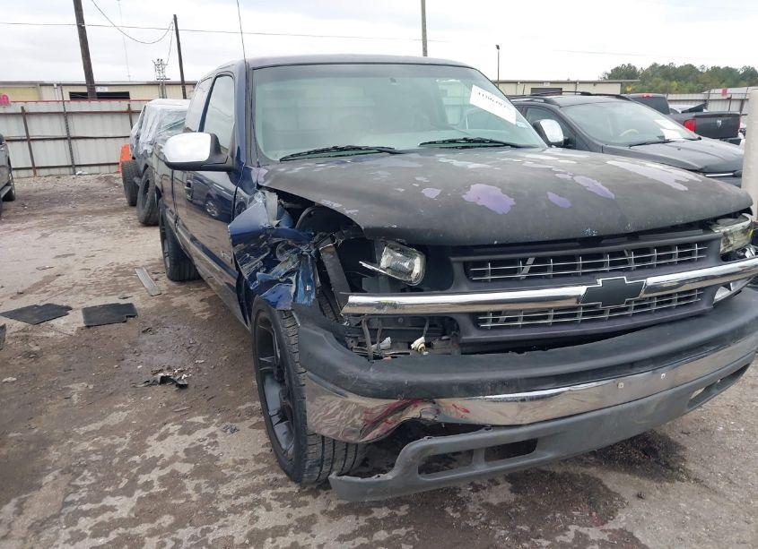 2000 Chevrolet Silverado 1500 LS (VIN 2GCEC19T4Y1404273) main photo