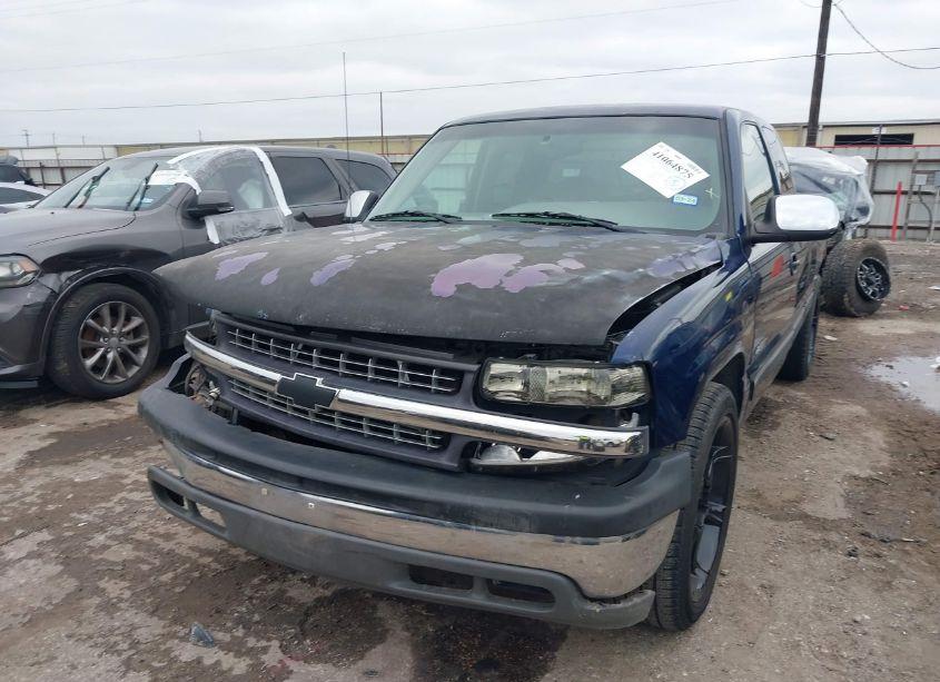Photo 2 of 2000 Chevrolet Silverado 1500 LS (VIN 2GCEC19T4Y1404273)