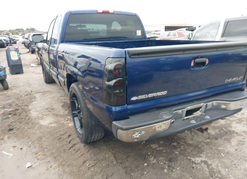 Photo 3 of 2000 Chevrolet Silverado 1500 LS (VIN 2GCEC19T4Y1404273)