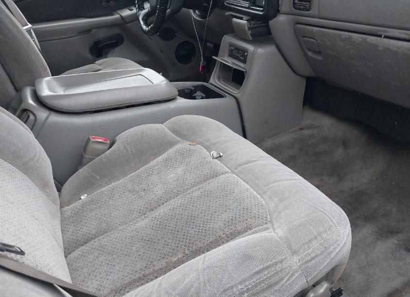 Photo 5 of 2000 Chevrolet Silverado 1500 LS (VIN 2GCEC19T4Y1404273)