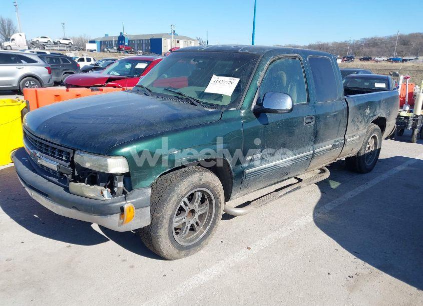 Photo 2 of 2001 Chevrolet Silverado 1500 LS (VIN 2GCEC19T511157237)