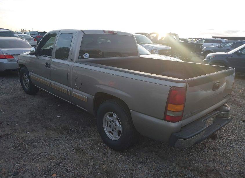 Photo 3 of 2002 Chevrolet Silverado 1500 LS (VIN 2GCEC19T521325556)