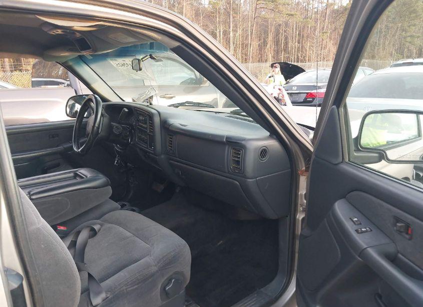 Photo 5 of 2002 Chevrolet Silverado 1500 LS (VIN 2GCEC19T521325556)