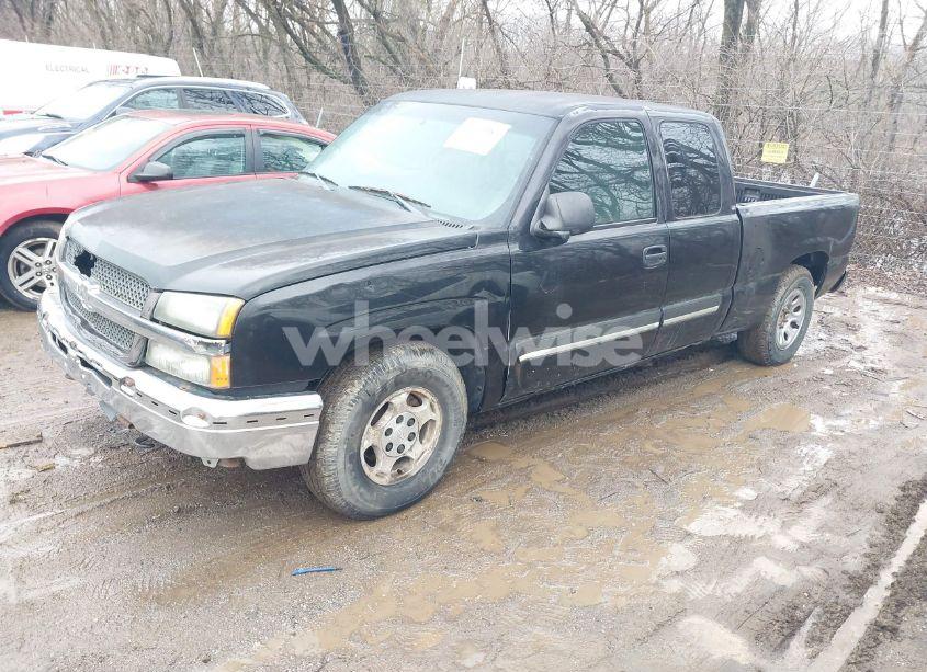 Photo 2 of 2003 Chevrolet Silverado 1500 LS (VIN 2GCEC19T531230495)