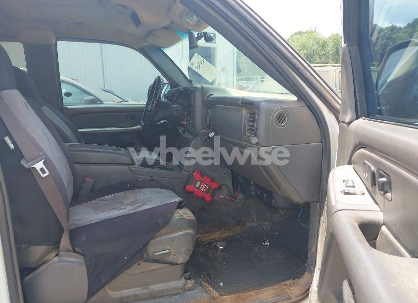 Photo 5 of 2004 Chevrolet Silverado 1500 LT (VIN 2GCEC19T541374193)