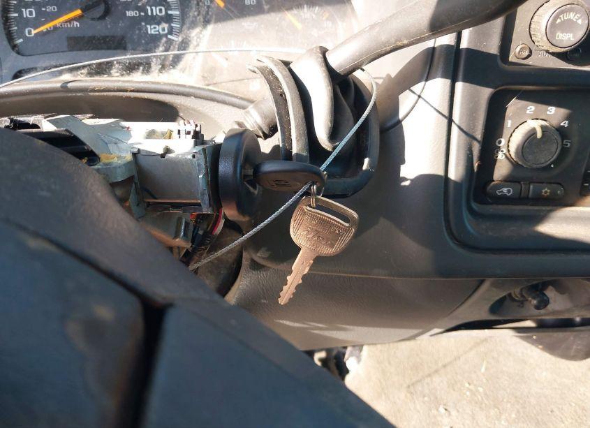 Photo 11 of 2004 Chevrolet Silverado 1500 LS (VIN 2GCEC19T541385260)