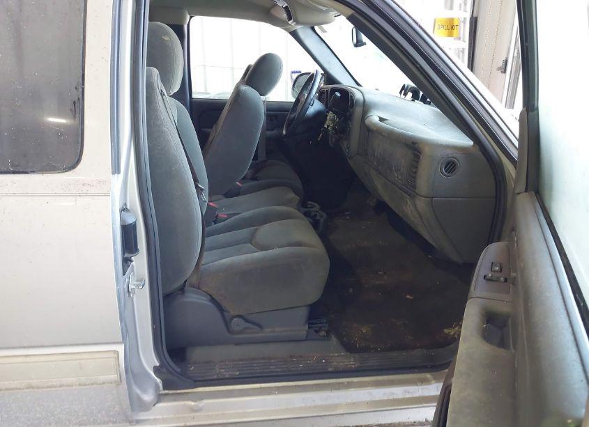 Photo 5 of 2004 Chevrolet Silverado 1500 LS (VIN 2GCEC19T541385260)