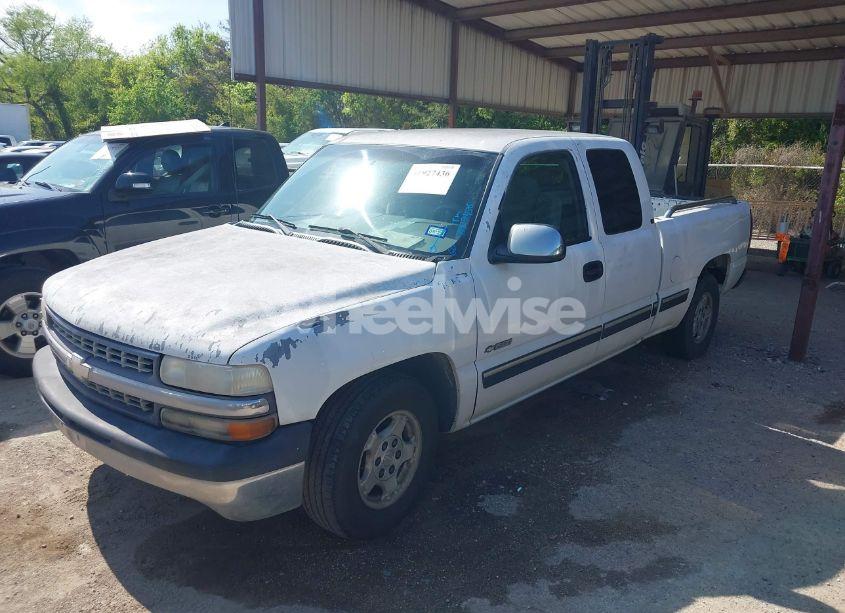 Photo 2 of 2000 Chevrolet Silverado 1500 LS (VIN 2GCEC19T5Y1372384)