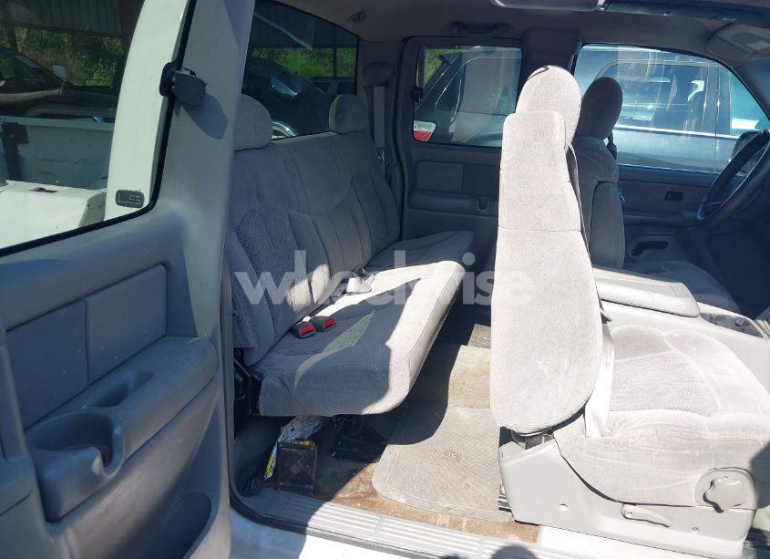 Photo 8 of 2000 Chevrolet Silverado 1500 LS (VIN 2GCEC19T5Y1372384)