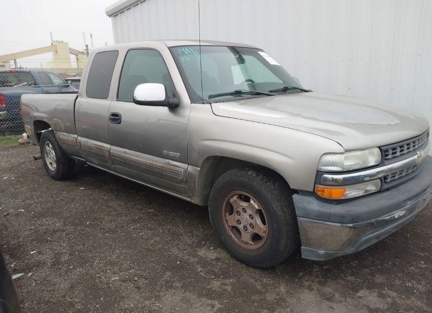 2001 Chevrolet Silverado 1500 LS (VIN 2GCEC19T611120231) main photo