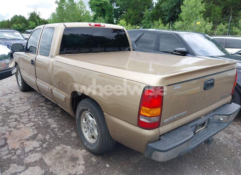 Photo 3 of 2001 Chevrolet Silverado 1500 LS (VIN 2GCEC19T611185046)