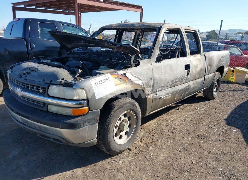 Photo 2 of 2002 Chevrolet Silverado 1500 LS (VIN 2GCEC19T621168779)
