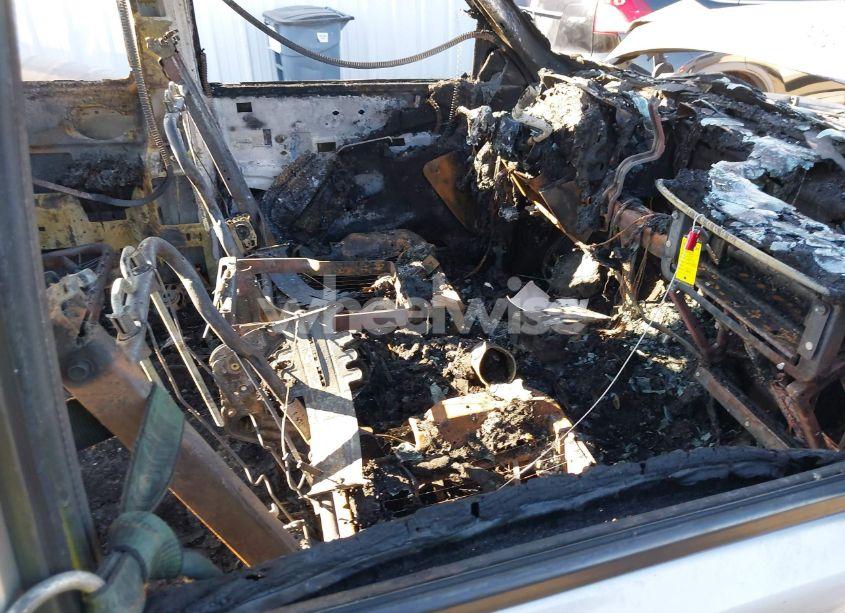 Photo 5 of 2002 Chevrolet Silverado 1500 LS (VIN 2GCEC19T621168779)