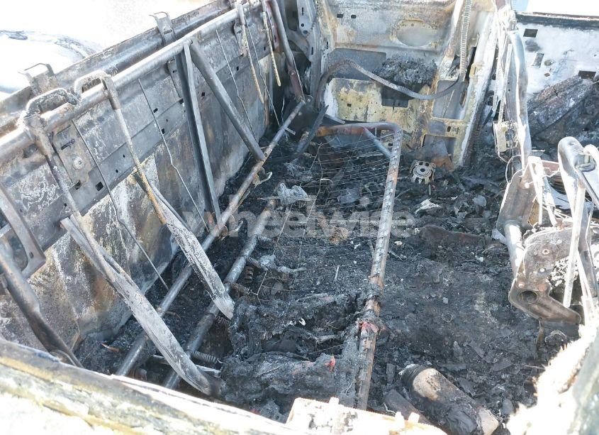 Photo 8 of 2002 Chevrolet Silverado 1500 LS (VIN 2GCEC19T621168779)