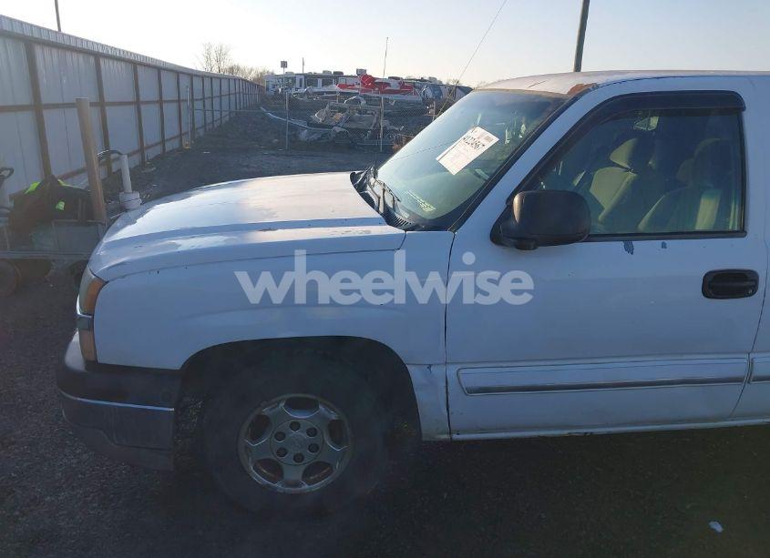 Photo 19 of 2003 Chevrolet Silverado 1500 LS (VIN 2GCEC19T631228996)