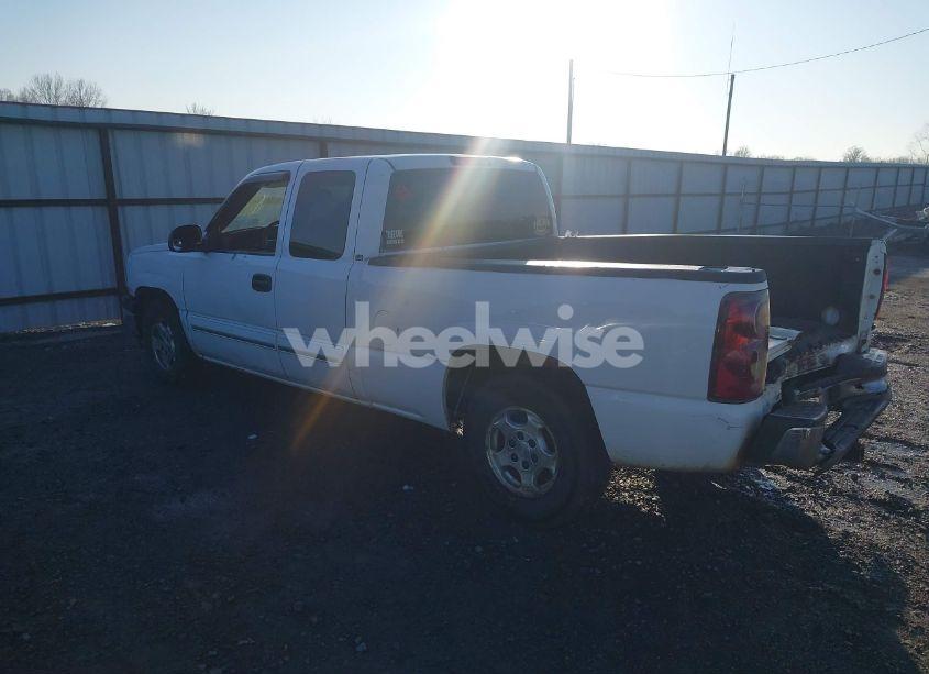 Photo 3 of 2003 Chevrolet Silverado 1500 LS (VIN 2GCEC19T631228996)
