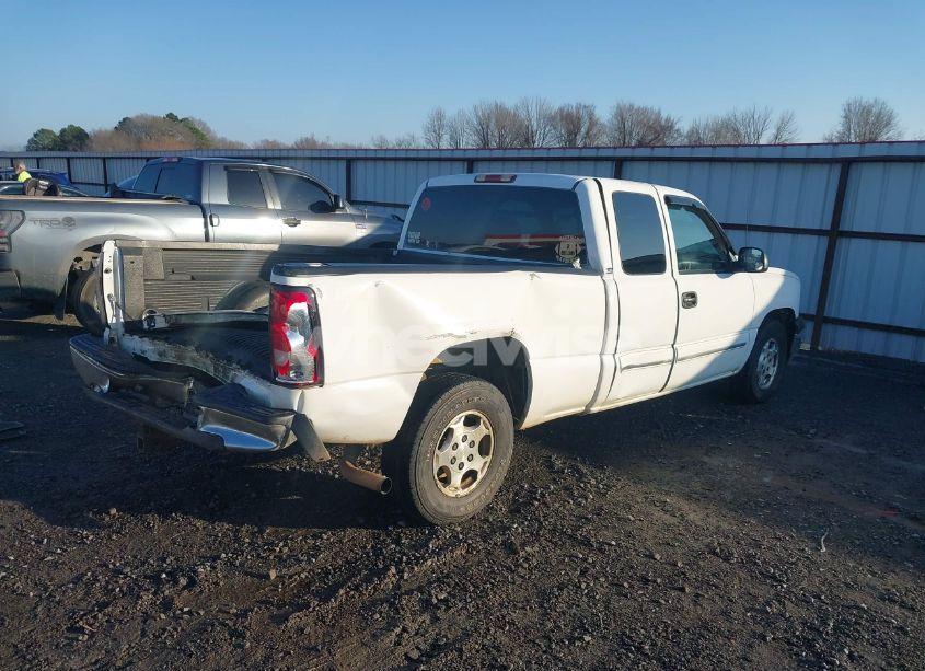 Photo 4 of 2003 Chevrolet Silverado 1500 LS (VIN 2GCEC19T631228996)