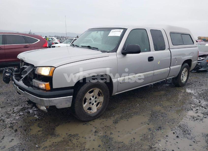 Photo 2 of 2005 Chevrolet Silverado 1500 LS (VIN 2GCEC19T651261080)