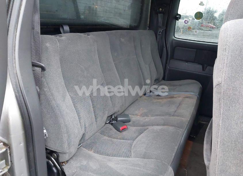 Photo 8 of 2005 Chevrolet Silverado 1500 LS (VIN 2GCEC19T651261080)