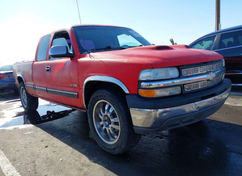 2000 Chevrolet Silverado 1500 LS (VIN 2GCEC19T6Y1126184) main photo